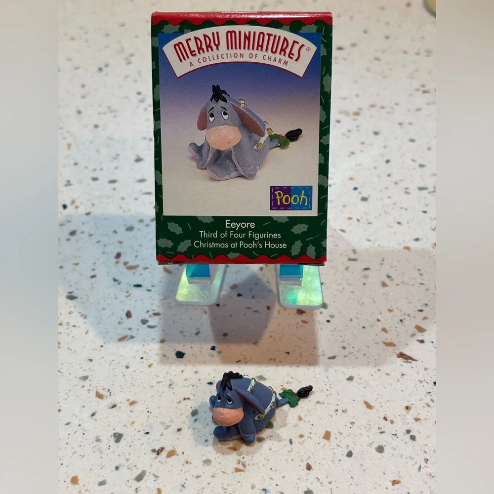 Hallmark Merry Miniatures Eeyore 1999 Christmas at Pooh’s House Rare Disney‎